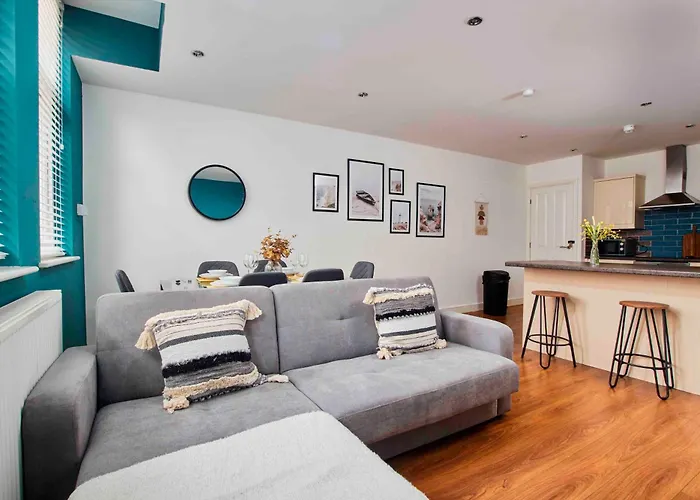 Park Square Apartment *