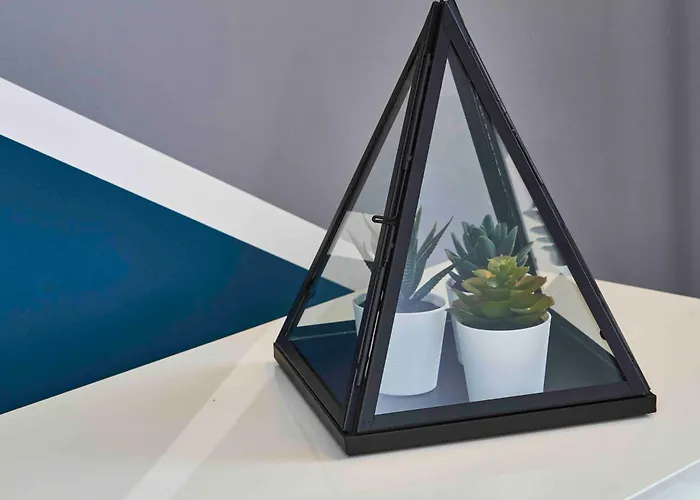 Park Square Apartment *