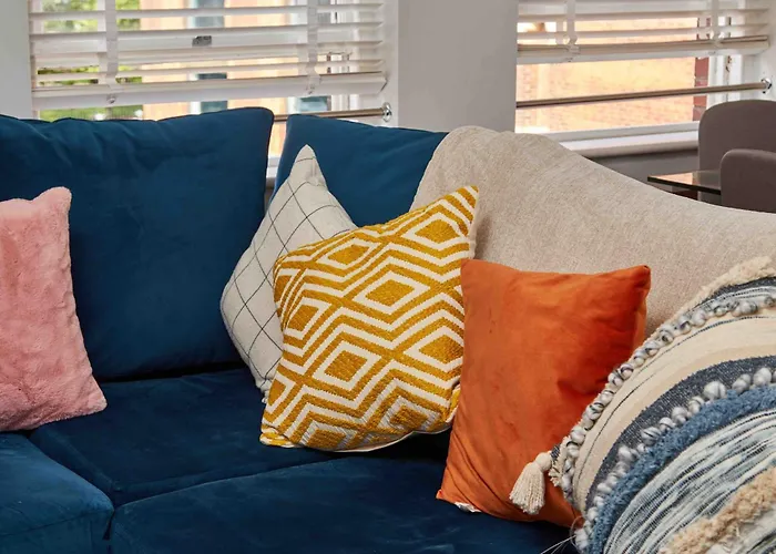 Park Square Apartment *