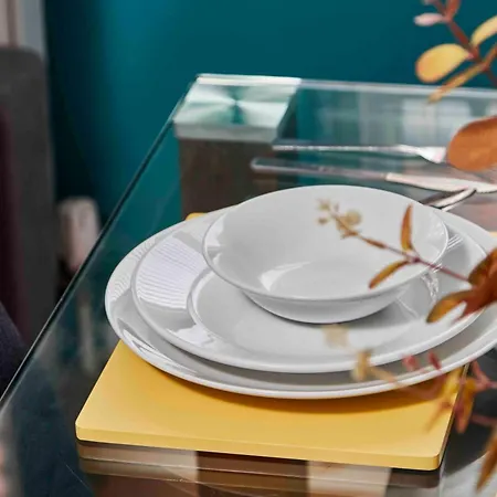 Park Square Apartment *